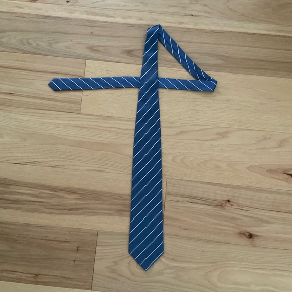 Vintage 100% Silk Kenneth Cole Blue Striped Tie - Picture 1 of 5